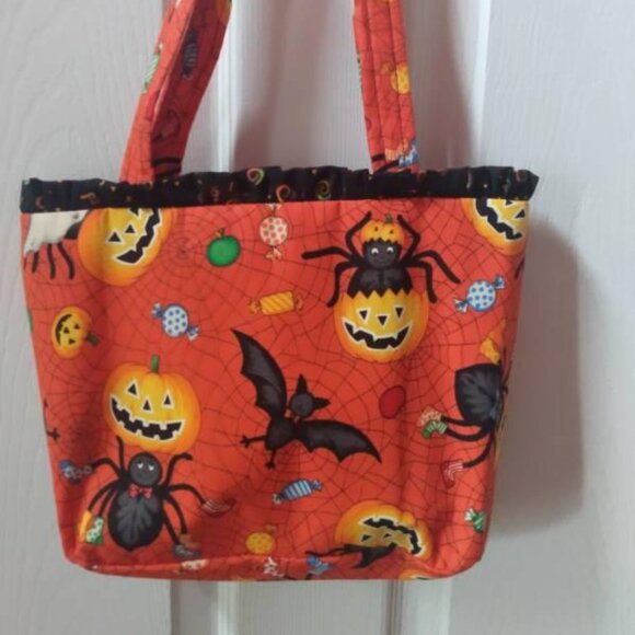 NEW-Handmade Halloween totebag - Picture 1 of 6
